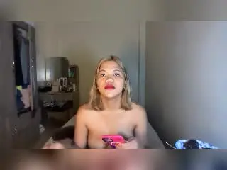 Xlovecam Nude Webcam of YourBestGirlX