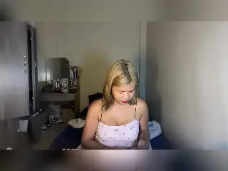 Xlovecam Nude Webcam of YourBestGirlX