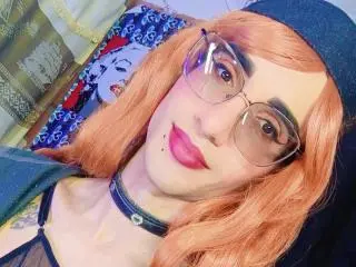Xlovecam Live Porn of KrissiriWat